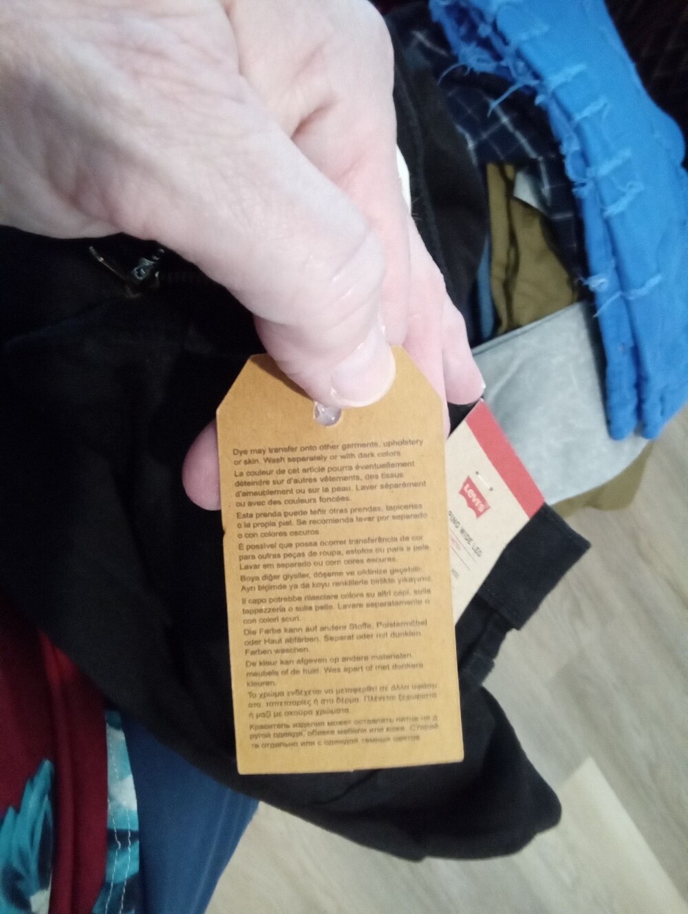 NWT Levi's Black Label 318 Shaping Wide Leg Jeans Sz 26x32 Soft Black Stretch - Picture 9 of 14